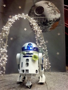 r2-d2-prom-768x1024